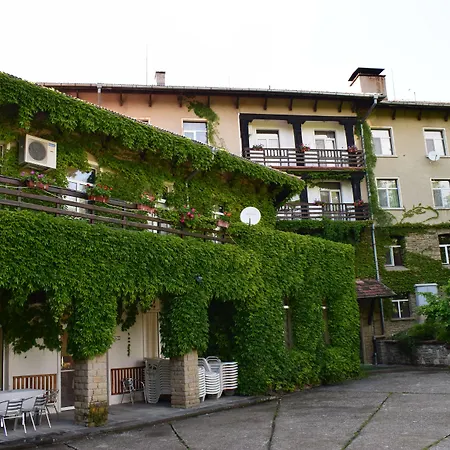 Хотел балнеохотел люляци 3*